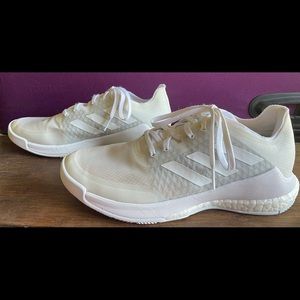 adidas Women's Crazyflight Cross Trainer Size 7.5
